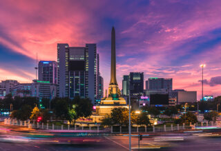 Service Around Victory Monument Area
