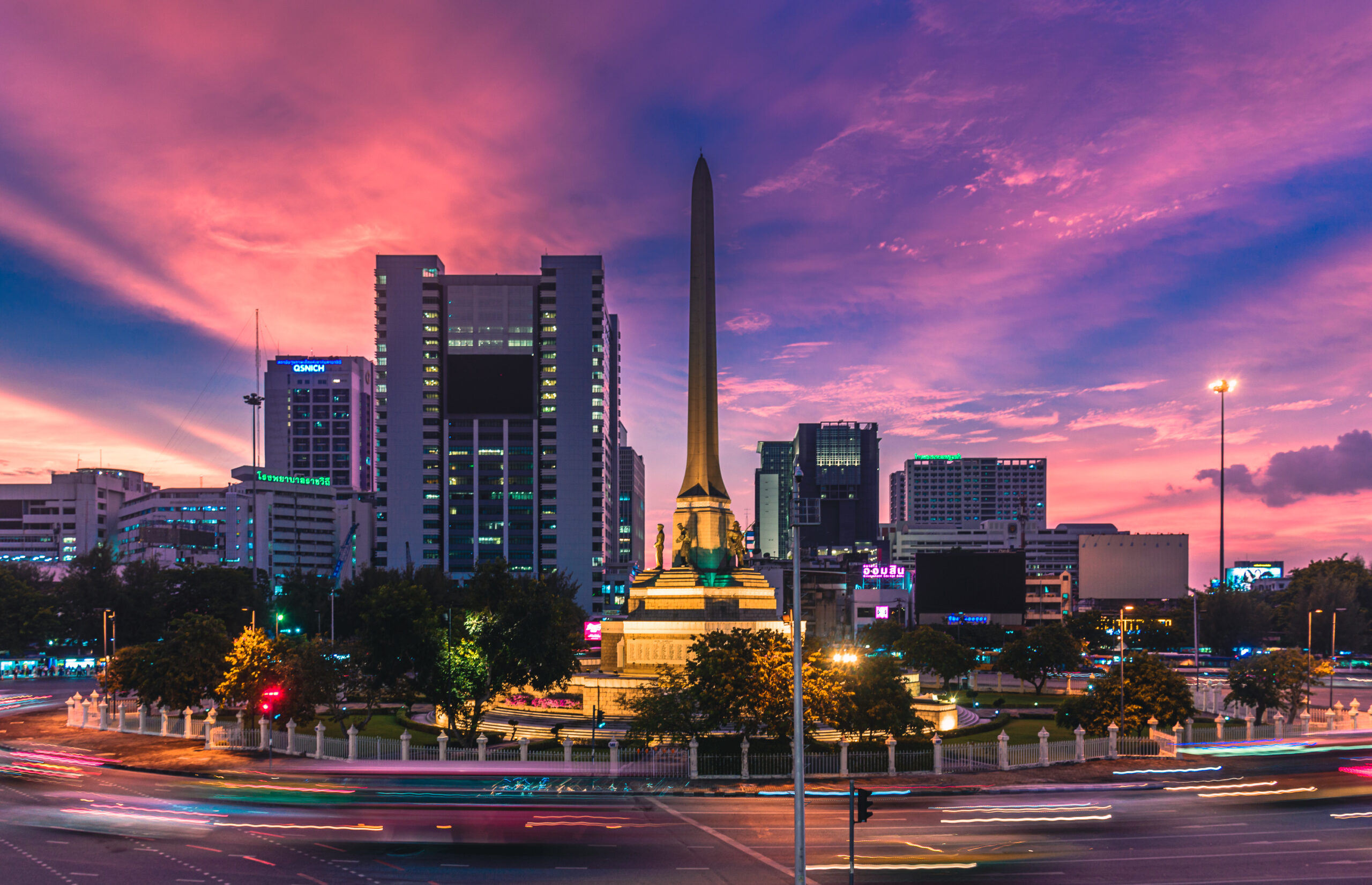 Service Around Victory Monument Area